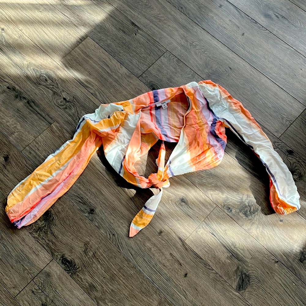 Crop top with tie